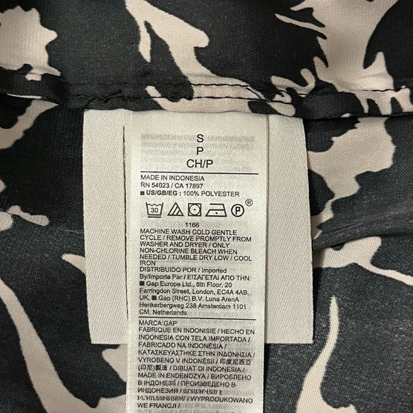 Gap Black and Off White Women's Tie front blouse, size Small - Picture 11 of 11